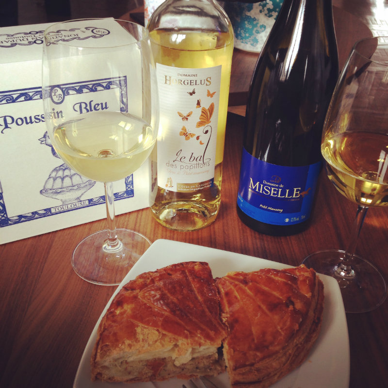 Galette des rois du Poussin Bleu et vins moelleux des Côtes de Gascogne